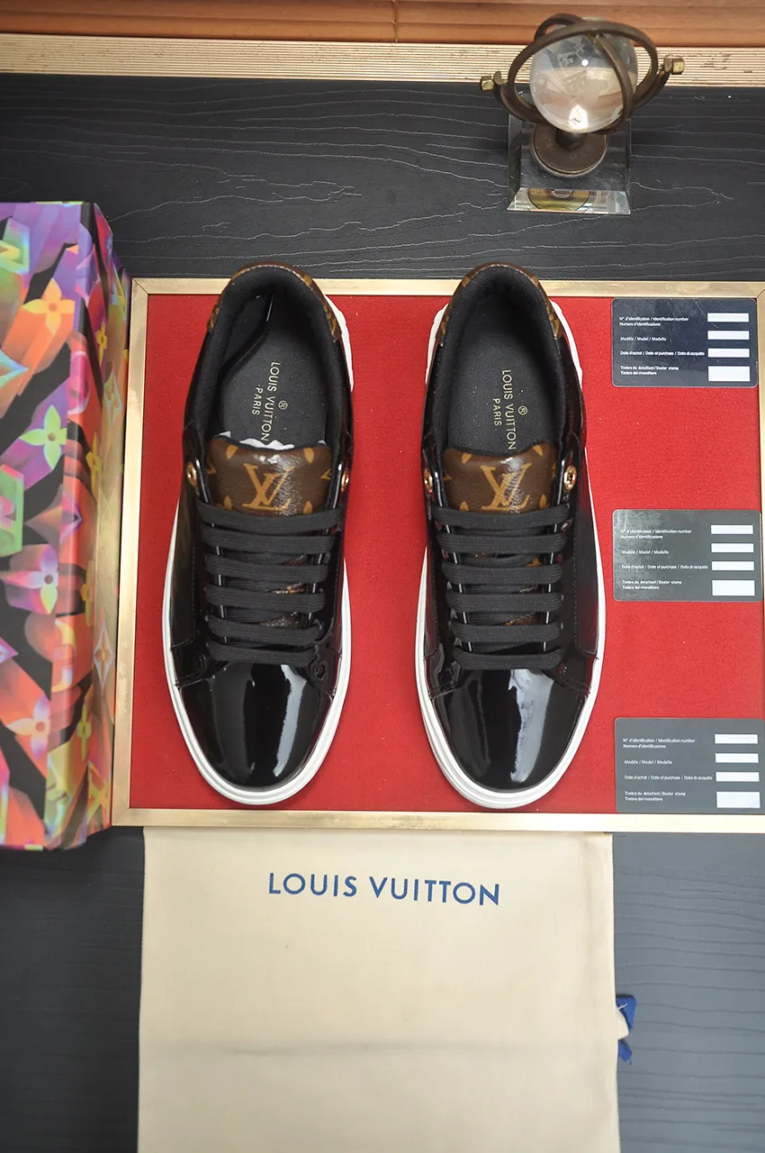 Men's shoes 💰540💶[LOUIS VUITTON] Original order price (water-dyed cowhide lining) new model 🍀LV Louis Vuitton * - top version of LV classic trendy shoes! Made of imported original cowhide, water-dyed cowhide lining, and original wear-resistant rubber outsole! High quality products! Code number 38-45 (45 is custom-made and cannot be returned or exchanged)
